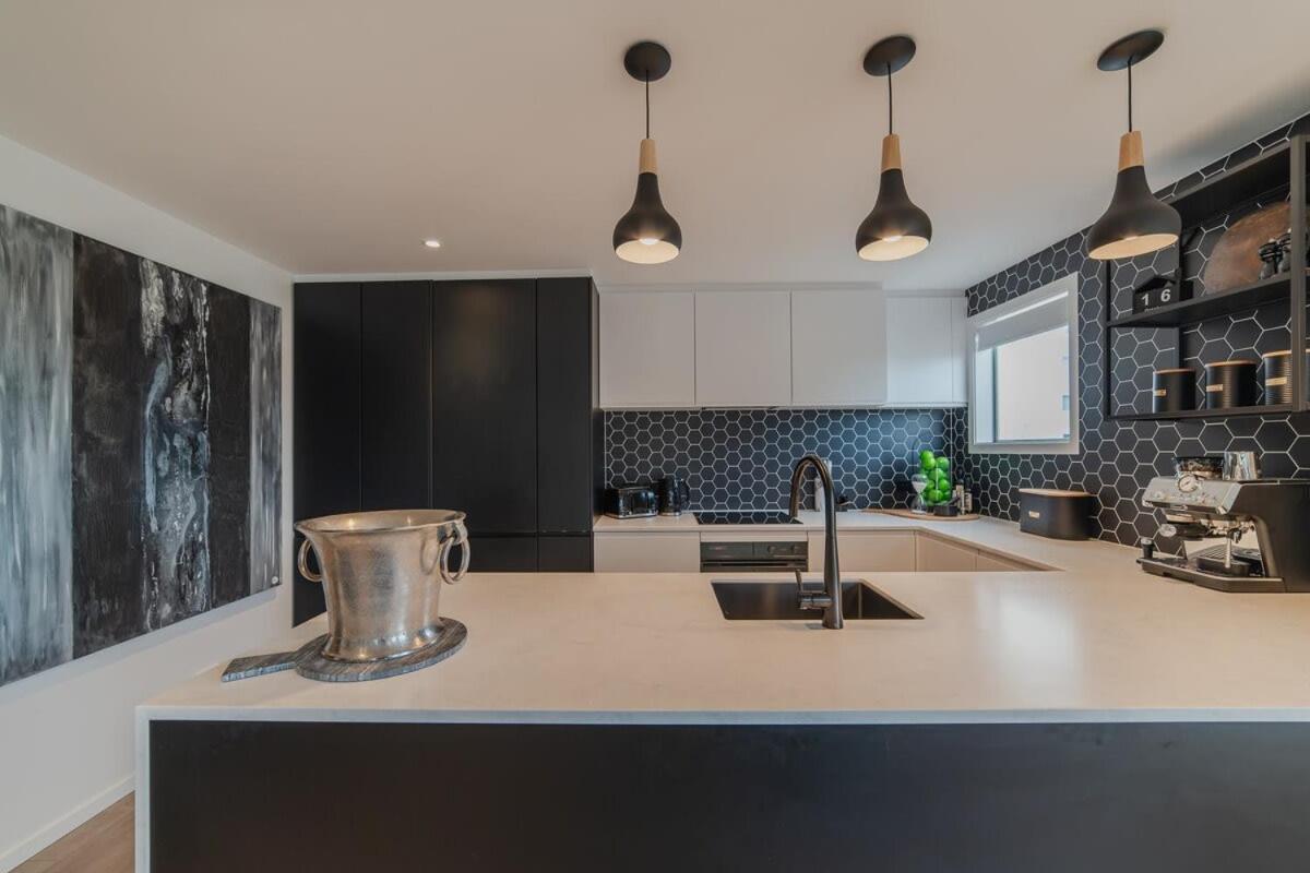 Penthouse Perfection - 2Br Elegance On Worcester St 基督城 外观 照片