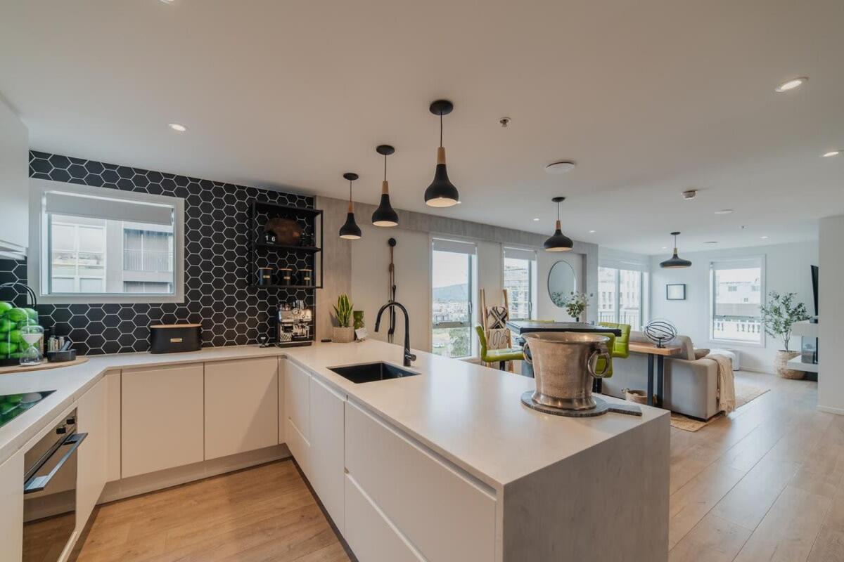 Penthouse Perfection - 2Br Elegance On Worcester St 基督城 外观 照片
